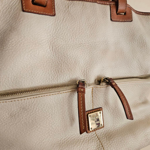 Dooney & Bourke Cream Pebbled Leather Brown Trim Shoulder Bag - Picture 12 of 13